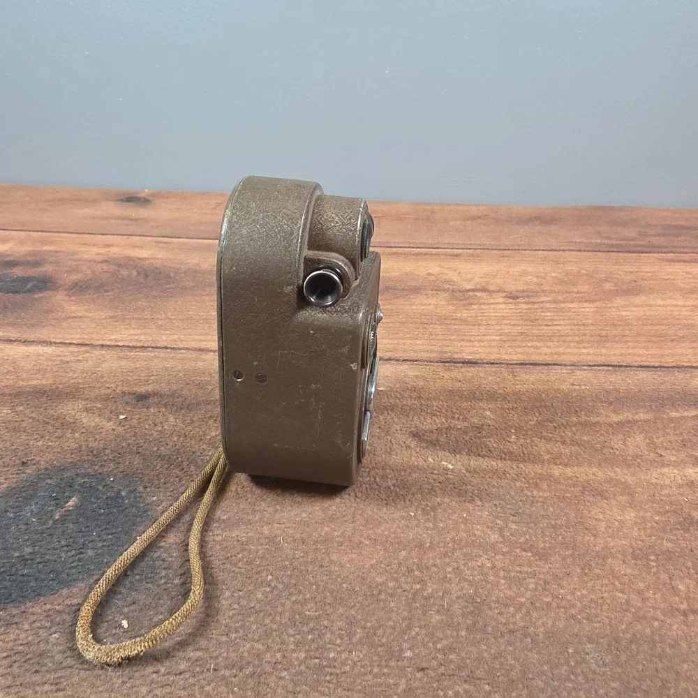 Revere Model 88 Movie Camera 8mm Brown Good Vintage Wollensak Lens Wind Up